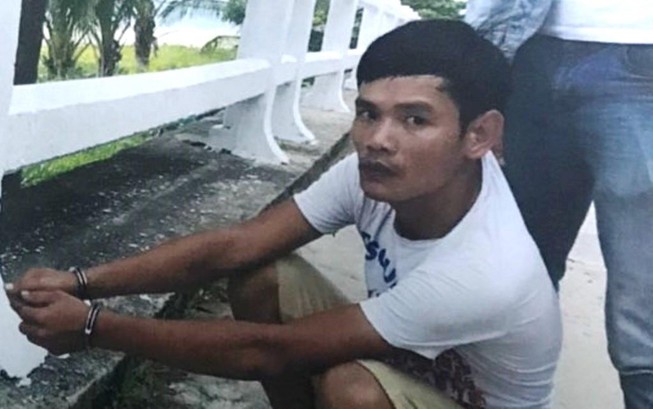 Mẹ ngồi sau xe con trai bị tên cướp giật ví ở Đà Nẵng