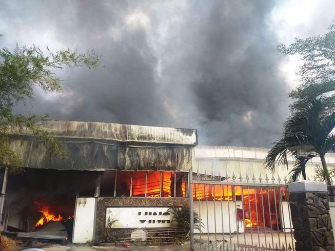 Cháy công ty sát kho gas ở Đà Nẵng