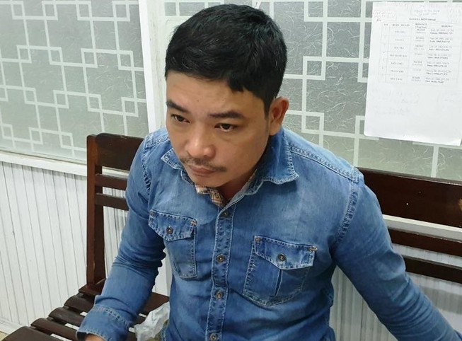 Kẻ trộm đập kính ô tô 'chê' điện thoại, máy tính
