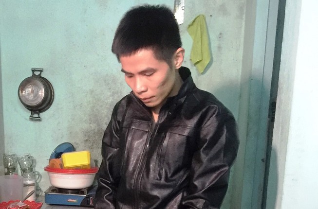 Thợ sửa nước 'tiện tay' trộm gần 100 công tơ điện
