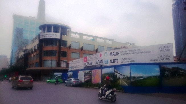 Đập bỏ trung tâm thương mại lâu đời nhất Việt Nam