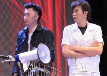 Live show Hoài Linh 'nghẹt' sao