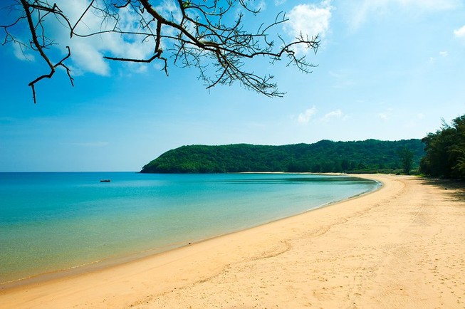 TP.HCM có tàu chở 300 khách đi Côn Đảo chỉ mất 6 giờ