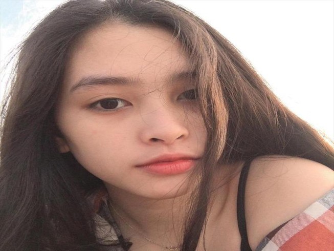 Ngắm mặt mộc xinh đẹp, đời thường của tân hoa hậu 2018
