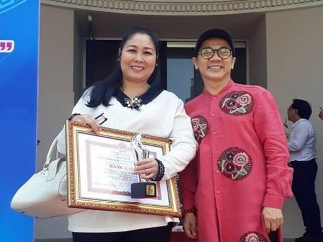 Tiên Nga, Thiên mệnh anh hùng đoạt giải Văn học nghệ thuật