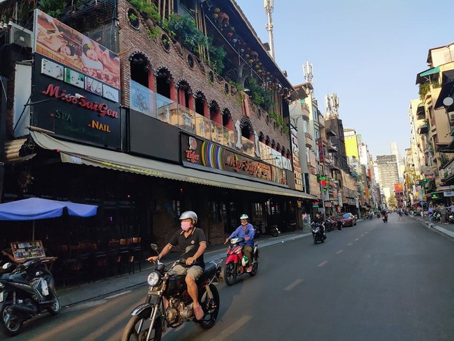 Phố Tây Bùi Viện ngày đầu tiên cấm bar, vũ trường, karaoke…