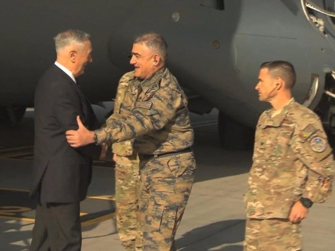 Taliban ám sát hụt bộ trưởng Quốc phòng Mỹ