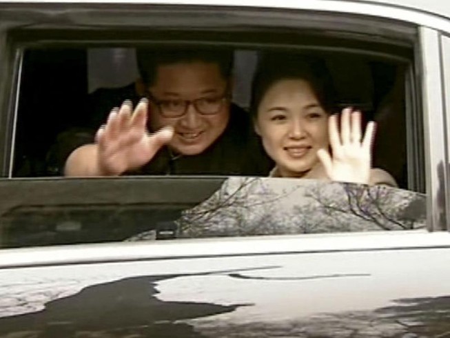 Ông Kim Jong-un công du chớp nhoáng làm Mỹ bối rối