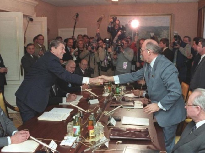 Ông Gorbachev nói gì việc Mỹ muốn rút khỏi hiệp định hạt nhân?