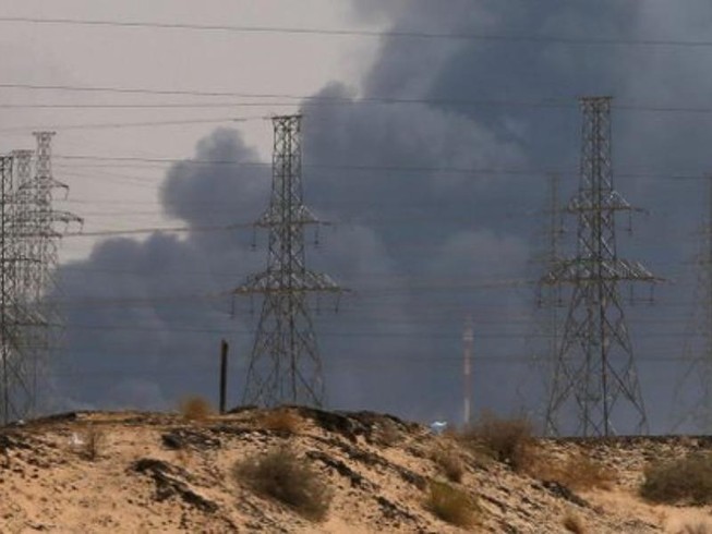 Saudi Arabia: Vũ khí tấn công hai nhà máy lọc dầu là của Iran