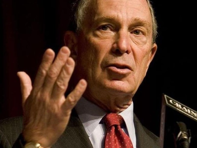 Ông Trump lại đau đầu, tỉ phú Bloomberg chạy đua tổng thống