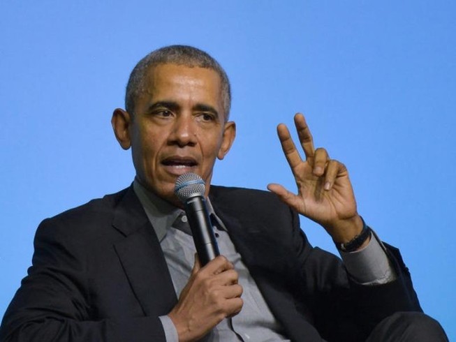 Ông Obama bàn chuyện đàn ông già không chịu 'đứng ra bên lề'