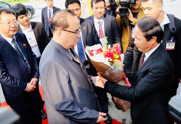 Đoàn đại biểu Triều Tiên thăm Tổ hợp sản xuất ô tô Vinfast