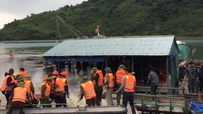 Nhiều cán bộ đoàn cưỡng chế bị bỏng vì bom xăng