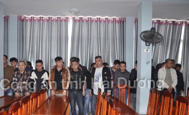 Sới bạc di động trên sông ở Hải Dương