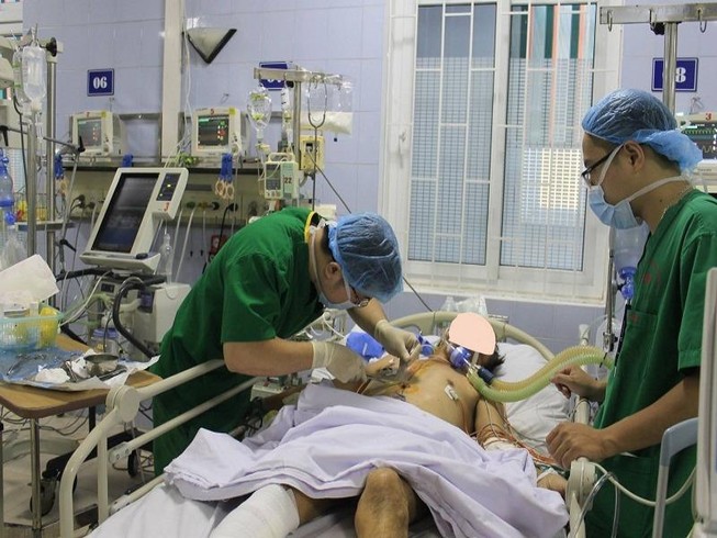 6 giờ cân não giành sự sống cho 1 quân nhân
