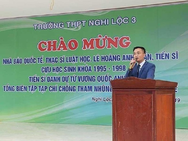 Bộ GD&ĐT lên tiếng về bằng đại học của 'nhà báo quốc tế'