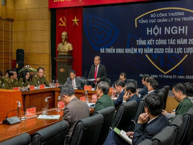 Kiên quyết loại bỏ công chức quản lý thị trường nhũng nhiễu