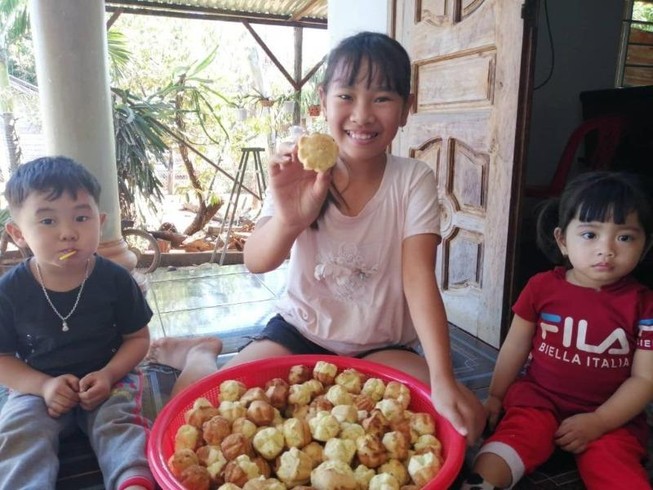 Bánh thuẫn - món quà tết của những bà mẹ Eawy