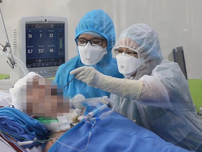Phi công người Anh hồi phục rõ rệt từng ngày