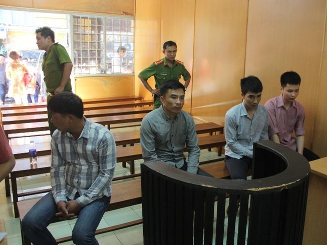 Lừa đảo từ Trung Quốc, 4 người Việt lãnh án