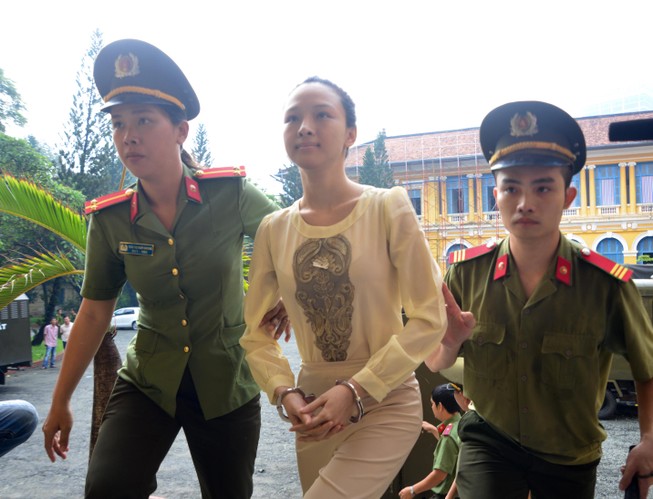 Sắp xử lại vụ hoa hậu Phương Nga và đại gia