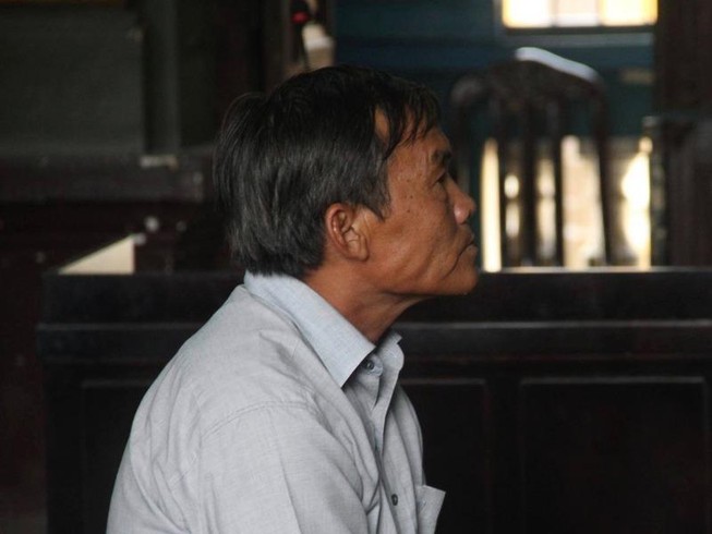 Ra quyết định trái luật, một chấp hành viên lãnh án