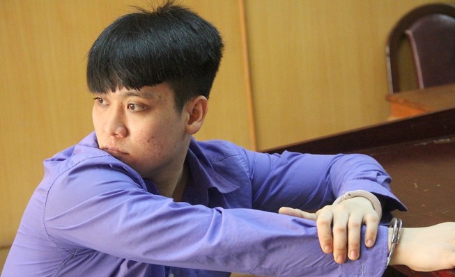 Đâm chết người vì bị chê không đủ tuổi nhậu