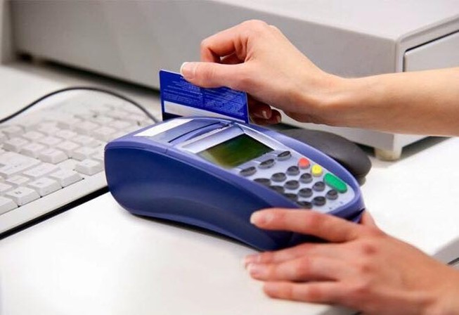 Vụ quẹt thẻ mất gần 700 triệu đồng: Giám đốc nhà hàng hầu tòa