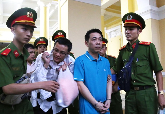 Luật sư nói: 'Không phải thuốc giả thì có gì đâu lớn'