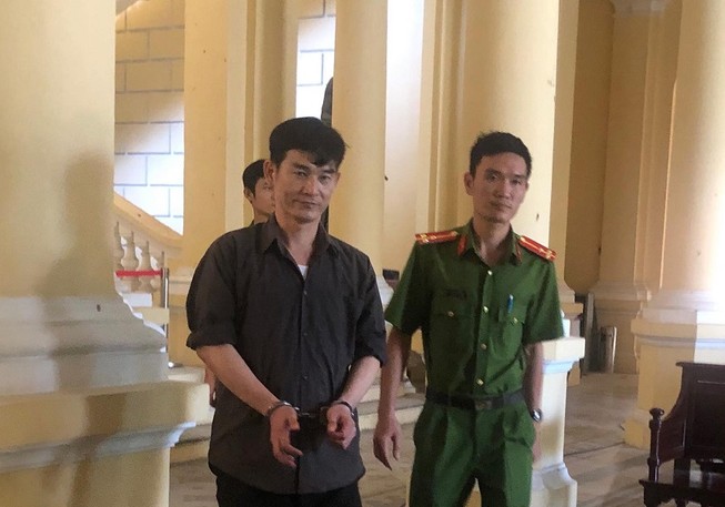Người 4 vợ, 3 con luôn vin vào mẹ già, con thơ để xin giảm án