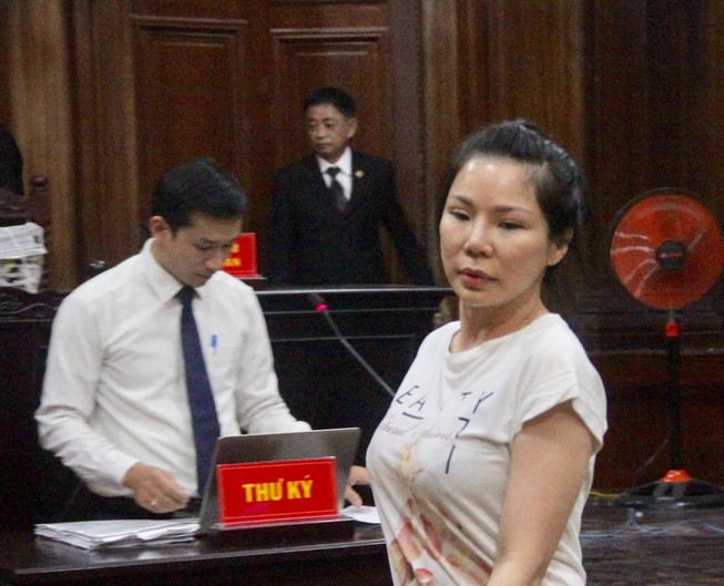Đình chỉ vụ tranh chấp giữa ông Chiêm Quốc Thái và vợ cũ