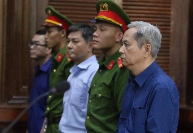 Vụ ông Nguyễn Hữu Tín: 'Người có chức vụ bé nhất lại đúng'