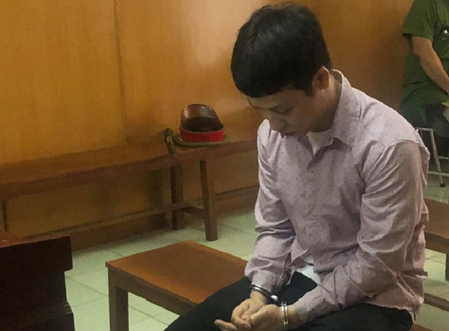 Mất bạn gái và lãnh án tù sau tiệc sinh nhật 'hoành tráng'