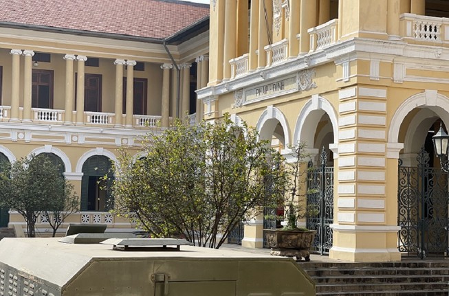 Bỏ thuốc hướng thần vào bia cho người khác uống rồi gài độ