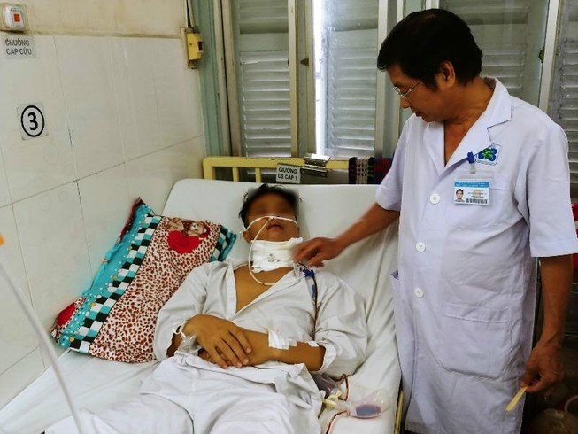 Tưởng nhiệt miệng, hóa ra mắc ung thư lưỡi giai đoạn 3