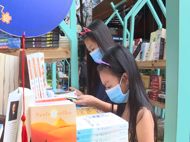 Gần 100% người đeo khẩu trang không đúng cách