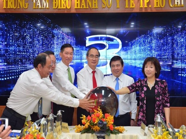 Trung tâm Điều hành y tế thông minh TP.HCM ngăn Corona từ xa