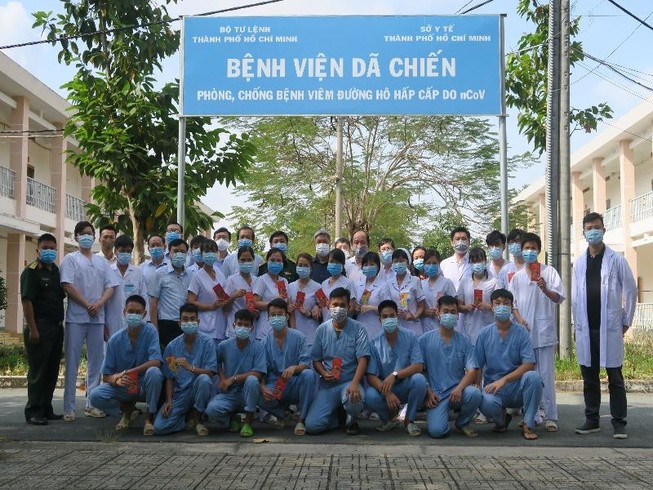 Thứ trưởng Bộ Y tế chúc Tết Bệnh viện dã chiến Củ Chi