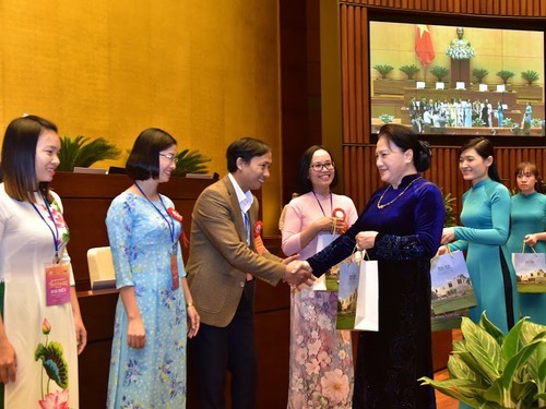 'Đừng thấy bất cập, sai sót mà phủ nhận công lao ngành GD'