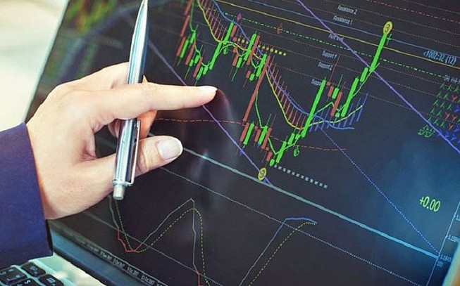 Nhà đầu tư rục rịch xuống tiền, cổ phiếu địa ốc tăng giá | Bất động sản | PLO