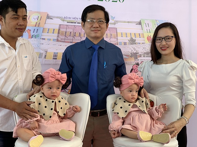 Vị bác sĩ sửa “lỗi” tạo hóa cho hàng ngàn trẻ em