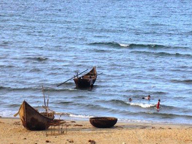 Ngư dân vớt 1 thi thể nổi trên biển