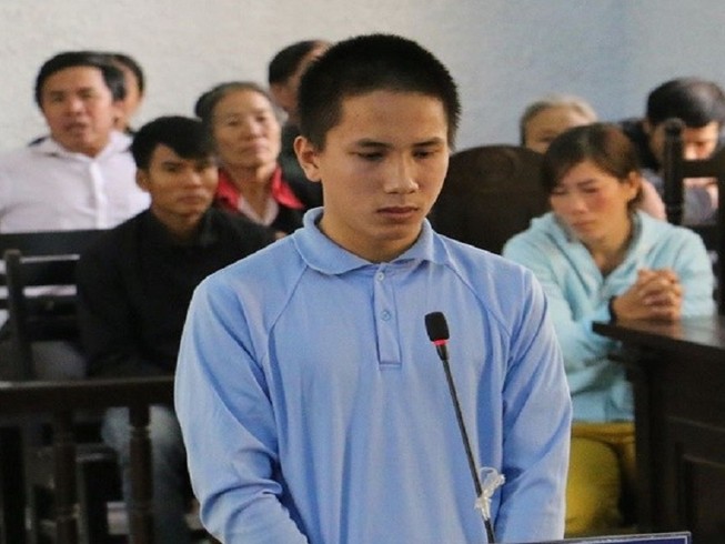 Dùng cơ bida đoạt mạng tại quán karaoke
