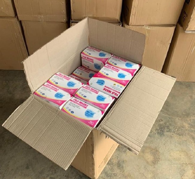2.500 hộp khẩu trang không không rõ nguồn gốc trên ôtô
