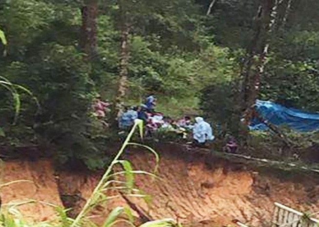 Lũ cuốn 2 du khách mất tích ở Lâm Đồng