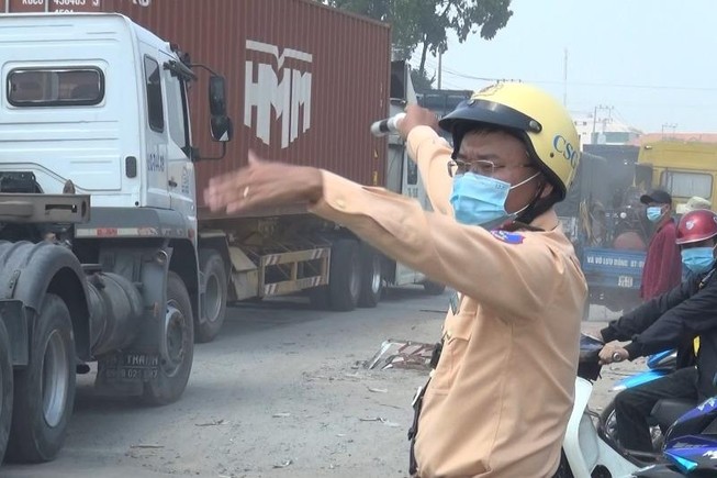 Hình ảnh kẹt xe kinh hoàng tại Bình Dương
