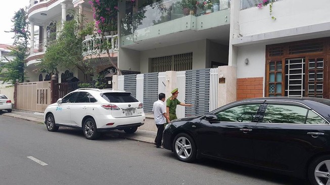 Công an khám xét nhà ông Văn Hữu Chiến, Trần Văn Minh