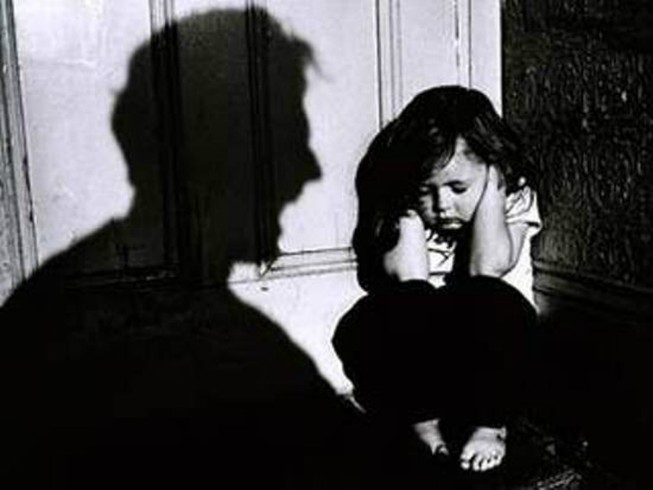 Bé gái 4 tuổi nghi bị bạo hành tử vong