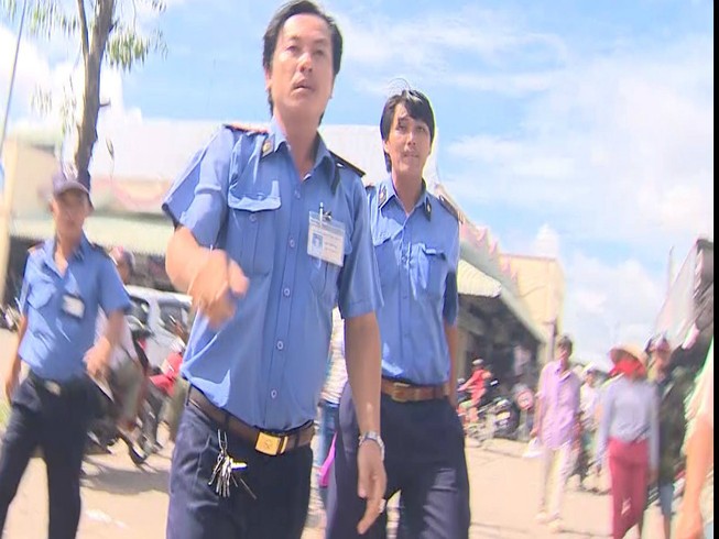 Phóng viên VTV tại Cần Thơ bị bảo vệ chợ cản trở tác nghiệp